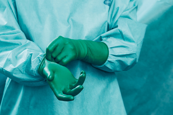 Hartmann Peha-underglove latex - Sterile und puderfreie Einmal-OP-Handschuhe Grün