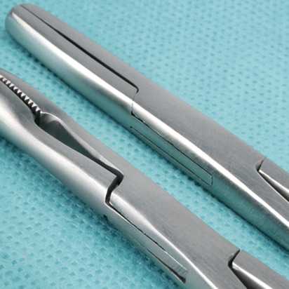 Hartmann Schlauchklemme glatt 16 cm, 15 Stück - steriles Peha-Einmalinstrument